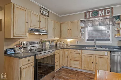 Kitchen - 100 E Unity Rd, Paragould, AR 72450 photo 2 of 3
