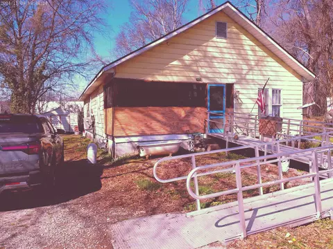 215 N 15th St, Arkadelphia, AR 71923