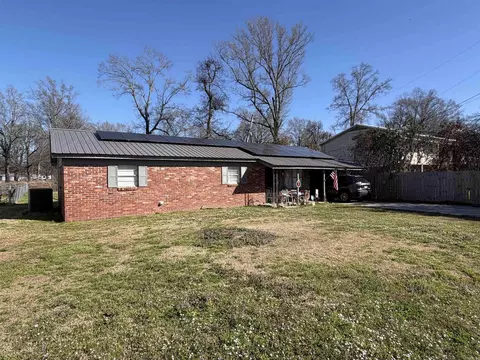 700 Thompson St, Mcgehee, AR 71654