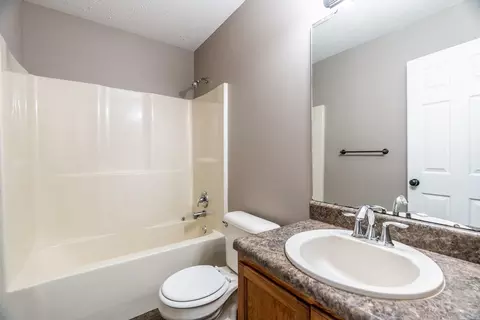 Bath - 2125-2235 Rosemary, Conway, AR 72034 photo 1 of 2