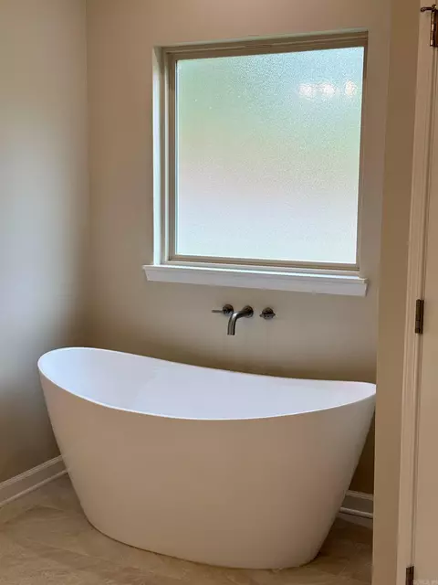Bath - 3214 Steeplechase Cir, Bryant, AR 72022 photo 3 of 4
