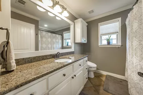 Bath - 109 Tamarack Ct, Beebe, AR 72012 photo 1 of 2