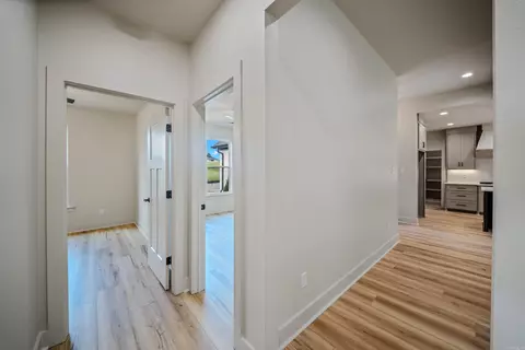 Entry Way - 113 Red Wing Way, Haskell, AR 72015 photo 6 of 6