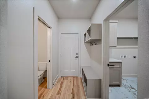 Entry Way - 113 Red Wing Way, Haskell, AR 72015 photo 4 of 6