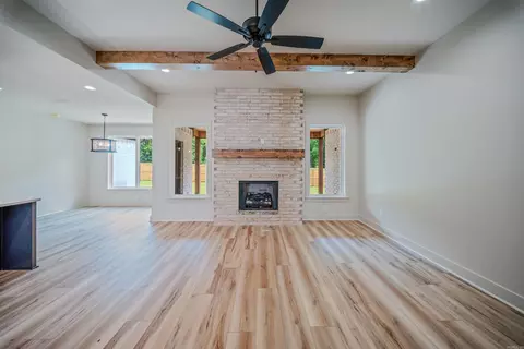 Living - 113 Red Wing Way, Haskell, AR 72015 photo 1 of 2