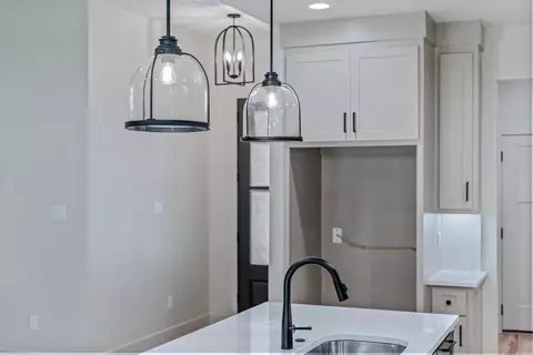 Entry Way - 113 Red Wing Way, Haskell, AR 72015 photo 3 of 6