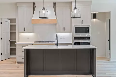 Kitchen - 113 Red Wing Way, Haskell, AR 72015 photo 1 of 3