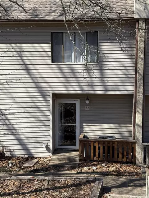 104 Chelsea Dr #32, Fairfield Bay, AR 72088