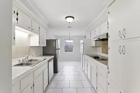 Kitchen - 207 Fairway Dr, Conway, AR 72034 photo 1 of 3