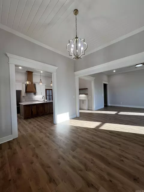 307 E Center Ave, Searcy, AR 72143 photo 4