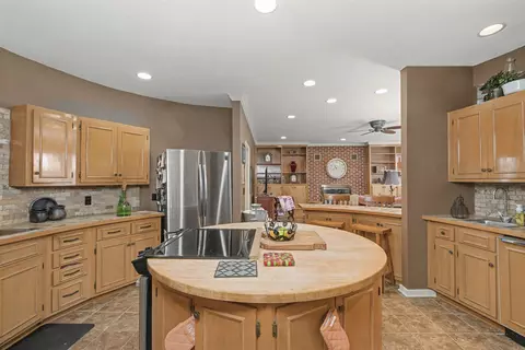 Kitchen - 1605 W 35th Ave, Pine Bluff, AR 71603 photo 2 of 4