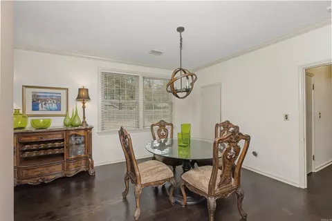 Dining - 1605 W 35th Ave, Pine Bluff, AR 71603 photo 1 of 2