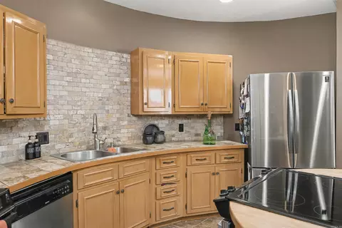 Kitchen - 1605 W 35th Ave, Pine Bluff, AR 71603 photo 4 of 4