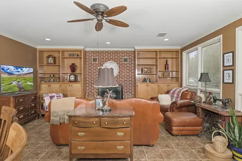 Living - 1605 W 35th Ave, Pine Bluff, AR 71603 photo 1 of 3