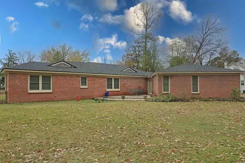 Exterior - 1605 W 35th Ave, Pine Bluff, AR 71603 photo 4 of 5