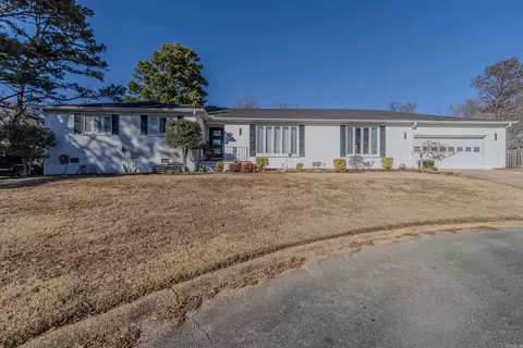 1805 Sara Ann Cir, Paragould, AR 72450
