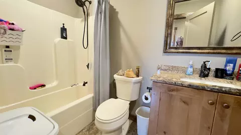 Bath - 95 Firethorne Ln, Melbourne, AR 72556 photo 1 of 5