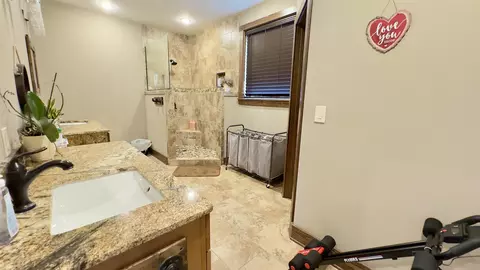 Bath - 95 Firethorne Ln, Melbourne, AR 72556 photo 3 of 5