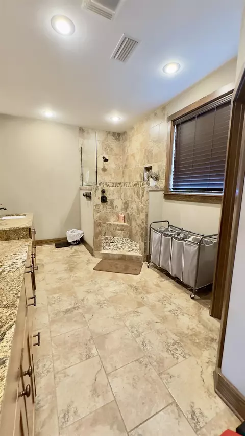Bath - 95 Firethorne Ln, Melbourne, AR 72556 photo 2 of 5
