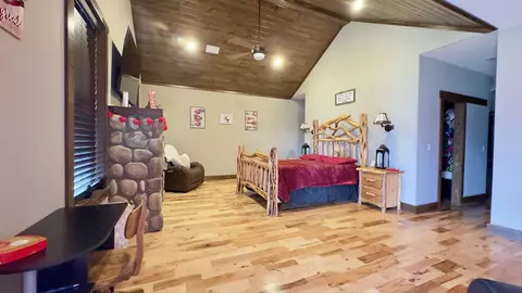 Bedroom - 95 Firethorne Ln, Melbourne, AR 72556 photo 1 of 4