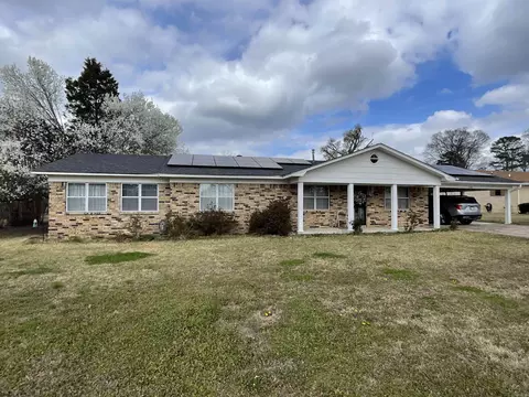 1346 Glenmere Cir, Malvern, AR 72104