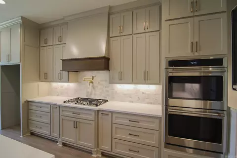 Kitchen - 1635 Dolphin Dr, Conway, AR 72034 photo 3 of 3