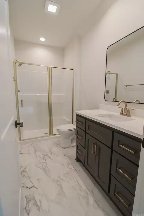 Bath - 1635 Dolphin Dr, Conway, AR 72034 photo 11 of 11