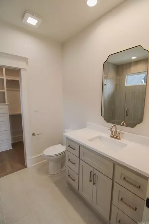Bath - 1635 Dolphin Dr, Conway, AR 72034 photo 6 of 11