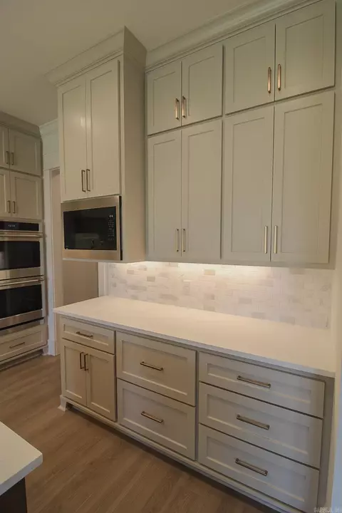 Kitchen - 1635 Dolphin Dr, Conway, AR 72034 photo 2 of 3