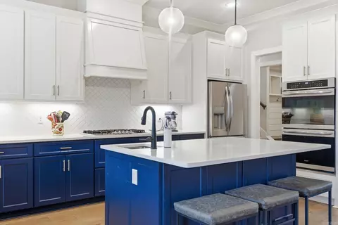 Kitchen - 877 Belle Grove Loop, Benton, AR 72019 photo 4 of 4
