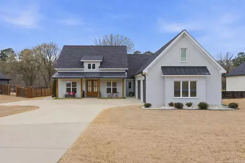 877 Belle Grove Loop, Benton, AR 72019