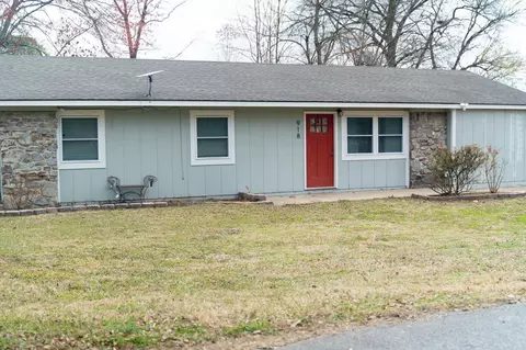 918 Ezell St, Perryville, AR 72126