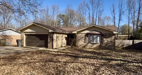 301 Foxfire Dr, Paragould, AR 72450