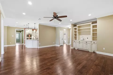 Living - 2960 Craighead Cir, Conway, AR 72034 photo 3 of 11