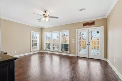 Living - 2960 Craighead Cir, Conway, AR 72034 photo 6 of 11