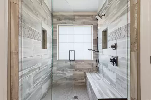 Bath - 2960 Craighead Cir, Conway, AR 72034 photo 7 of 7
