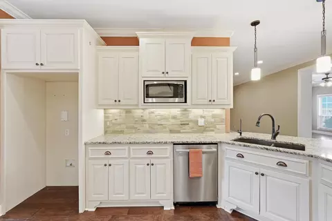 Kitchen - 2960 Craighead Cir, Conway, AR 72034 photo 5 of 6