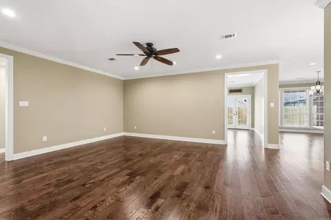 Living - 2960 Craighead Cir, Conway, AR 72034 photo 1 of 11