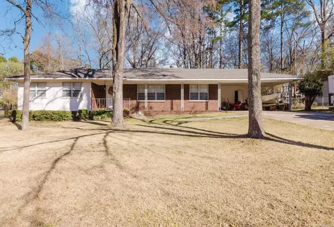 1026 Whitewood Dr, Benton, AR 72015