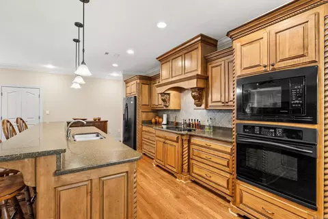 Kitchen - 21619 Twin Bluff Loop, Roland, AR 72135 photo 6 of 7