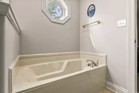 Bath - 21619 Twin Bluff Loop, Roland, AR 72135 photo 7 of 8