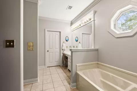 Bath - 21619 Twin Bluff Loop, Roland, AR 72135 photo 5 of 8