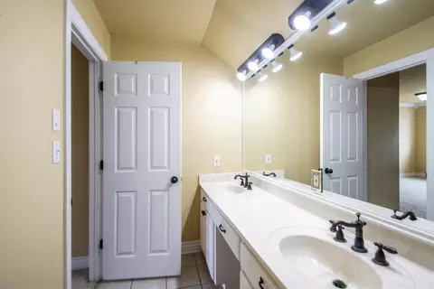 Bath - 22211 N Kaufman Rd, Hensley, AR 72065 photo 5 of 5
