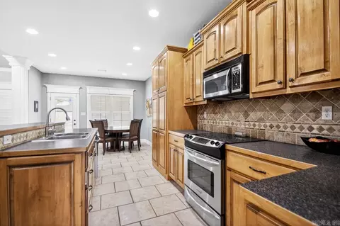 Kitchen - 22211 N Kaufman Rd, Hensley, AR 72065 photo 2 of 2