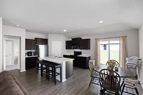 8 Candlelight Dr, Conway, AR 72032 photo 2