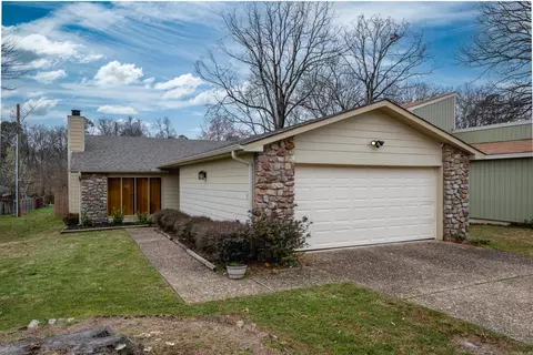 1511 Pickering Dr, Little Rock, AR 72211