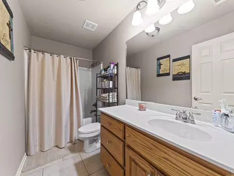 Bath - 1815 Milburn Dr, Benton, AR 72015 photo 4 of 5