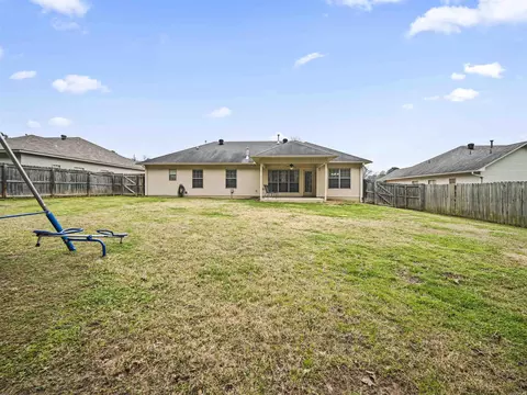 Exterior - 1815 Milburn Dr, Benton, AR 72015 photo 5 of 8