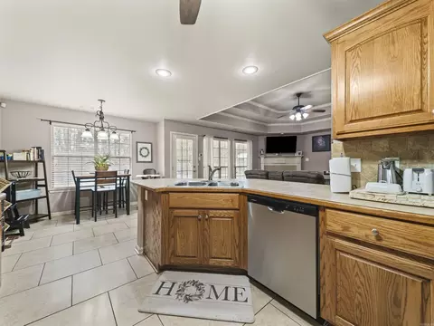 Kitchen - 1815 Milburn Dr, Benton, AR 72015 photo 3 of 4