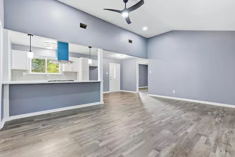 Living - 3504 Shamrock, Pine Bluff, AR 71603 photo 5 of 7
